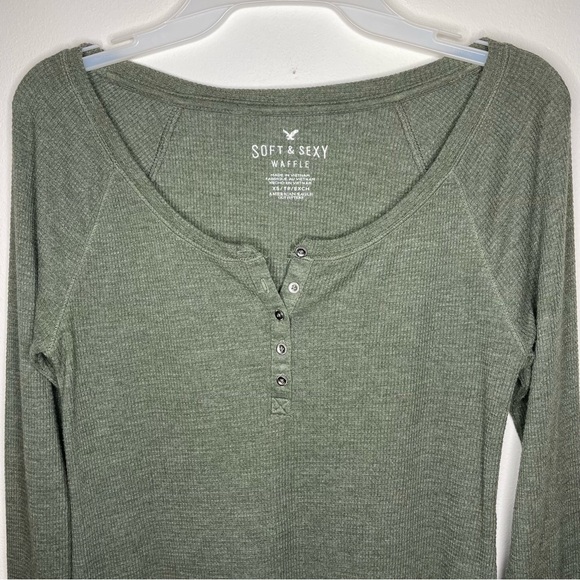 American Eagle Soft & Sexy Waffle V-Neck Long Sleeve Button Down Shirt w/ Lace - Picture 4 of 8